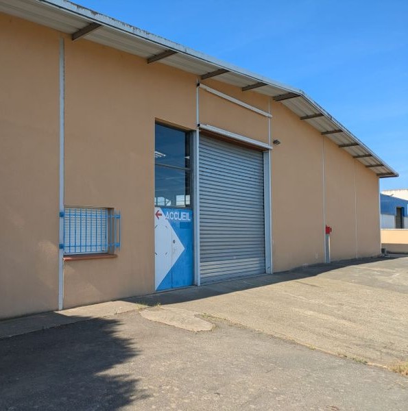 Vue extérieur du Hangar, Local Pilote pour l'entreprise Miraia 2025